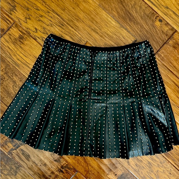 Alice + Olivia leather skirt - Picture 2 of 5